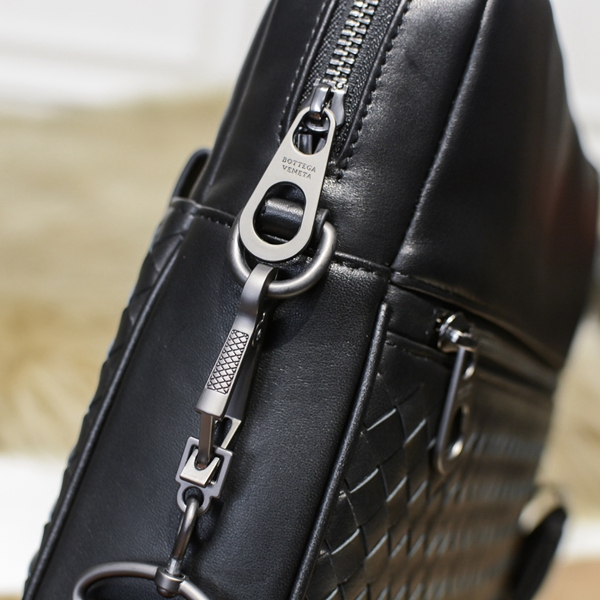 ボッテガヴェネタバッグ角部分ディテール